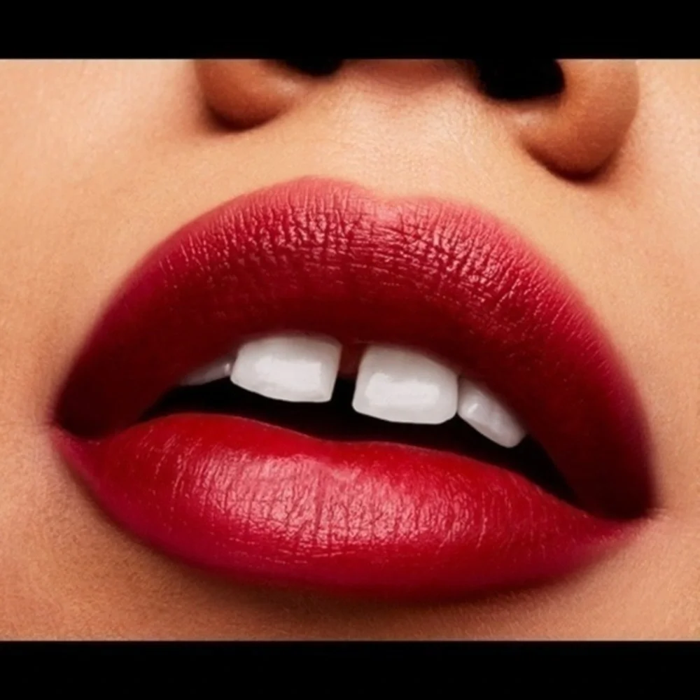 MAC Love Me Lipstick-Maison Rouge